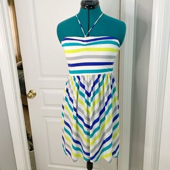 American Eagle Outfitters Dresses & Skirts - American Eagle NWT Tube Halter Chevron Summer Beach Casual Print Dress